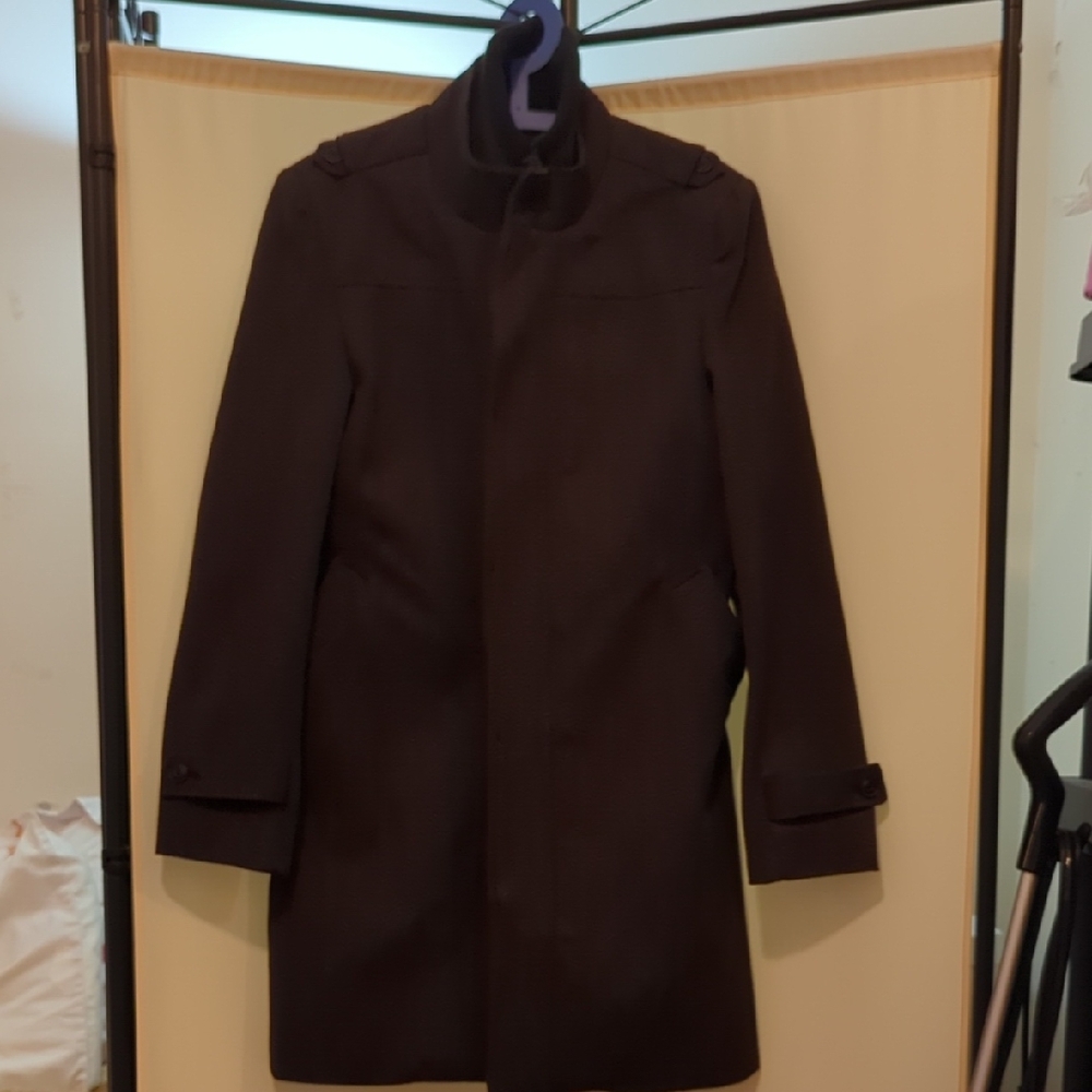 Elegant Brown Trench Coat with Tailored Design and Full-Length Sleeves